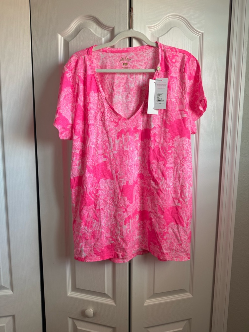 NWT!! Lilly Pulitzer T shirt 💕